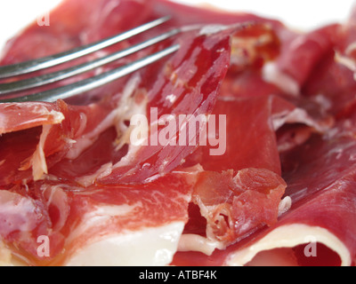 Un close-up immagine di thin-affettati spagnoli di età compresa tra i gourmet Jamon Iberico de Bellota, mostra colori ricchi e marmorizzazione. 2008. Foto Stock