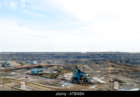 L'Athabasca Oil Sands deposito nel nord Alberta, Canada contiene e stima di 1,7 a 2,5 trilioni di barili di olio pesante denominato bitume Foto Stock