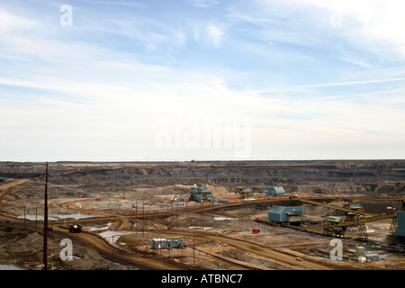 L'Athabasca Oil Sands deposito nel nord Alberta, Canada contiene e stima di 1,7 a 2,5 trilioni di barili di olio pesante denominato bitume Foto Stock