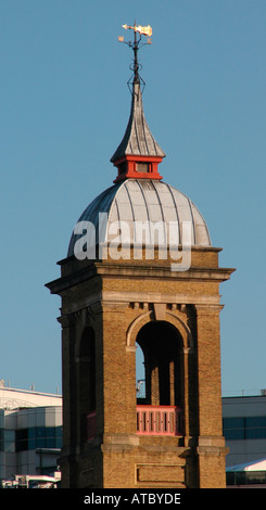 Torre in mattoni a Cannon Street Station Foto Stock