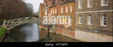 Queens' College di Cambridge - Ponte di matematica. Cambridgeshire. East Anglia. Regno Unito. Foto Stock