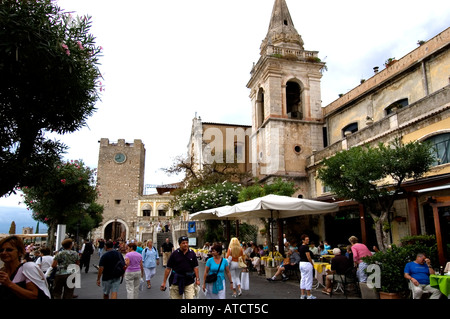 Taormina Sicilia Italia town city bar pub ristorante Foto Stock