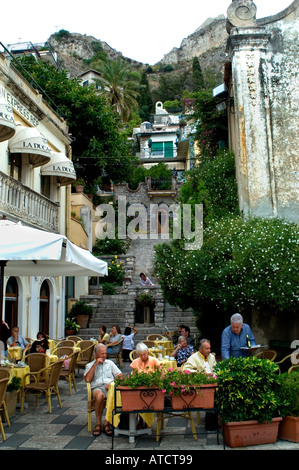 Taormina Sicilia Italia town city bar pub ristorante Foto Stock