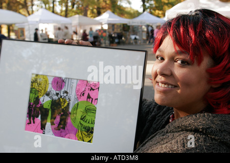 Valparaiso Indiana,Rogers Lakewood Park,vale fine Arts Festival,festival fair,donne nere,grafica incorniciata,IN061007091 Foto Stock