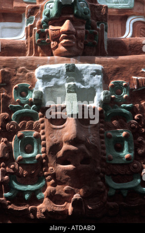 Dettaglio della piena dimensione di riproduzione del museo RosalilaTemple Copan Honduras Foto Stock