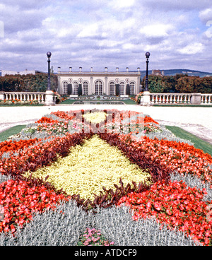 EPARNAY FRANCE, azienda vinicola di Champagne "Moët et Chandon" Domaine con giardini (vicino a Reims) Flower Gardens, Vallée de la Marne Foto Stock