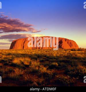La famosa Ayers Rock in Australia Foto Stock