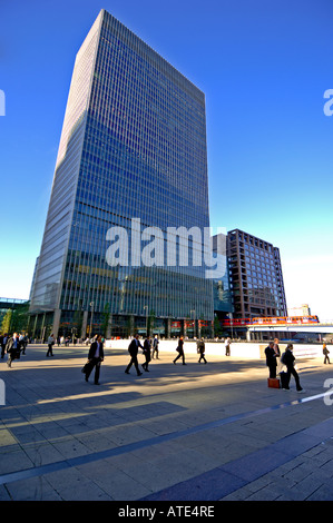 25 Bank Street, Nomura, Canary Wharf station wagon, London, Regno Unito Foto Stock