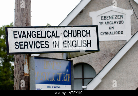 Chiesa Evangelica SERVIZI IN INGLESE A Ebenezer Chiesa Apostolica vicino Talley Carmarthenshire West Wales UK Foto Stock