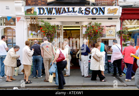 Negozio di macellaio durante l annuale Ludlow Food Festival Shropshire England Regno Unito GB UE Foto Stock