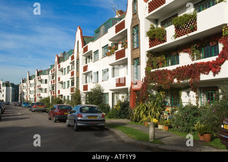 1930s blocco di appartamenti villaggio Ealing, Hanger Lane London W5 Inghilterra HOMER SYKES Foto Stock