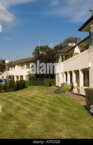 Colebrook Close West Hill, Putney Heath, Londra 2006 Art deco anni '1930 sviluppo di appartamenti in stile hacienda in stile villa anni '2000 UK HOMER SYKES Foto Stock