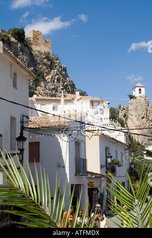 El Castell de Guadalest è una città di Valencia si trova nella provincia di Alicante, Spagna. Foto Stock