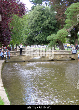 Bourton sull'acqua Cotswolds Inghilterra Foto Stock