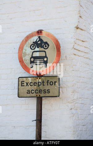 Nessun accesso ai veicoli motorizzati cartello stradale, Inghilterra Foto Stock