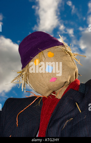 Scarecrows ad RHS Hyde Hall dopo la famiglia spaventapasseri facendo giorno Essex Inghilterra Foto Stock