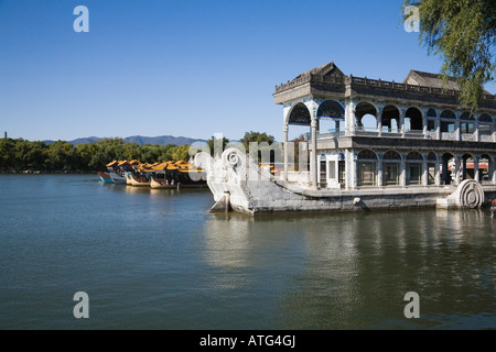 La barca di marmo presso il Palazzo Estivo, Pechino, Cina Foto Stock