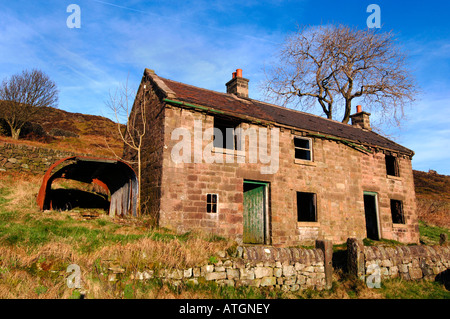 Due semi abbandonati unifamiliari cottage in pietra.Situato in Staffordshire Moorlands in Inghilterra. Foto Stock