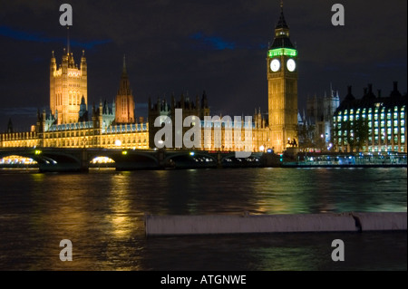 Notte il Parlamento Foto Stock