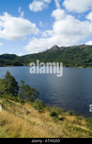 dh LOCH ACHRAY STIRLINGSHIRE Scotland Queen Elizabeth Forest Park e ben Aan scottish trossachs montagna Foto Stock