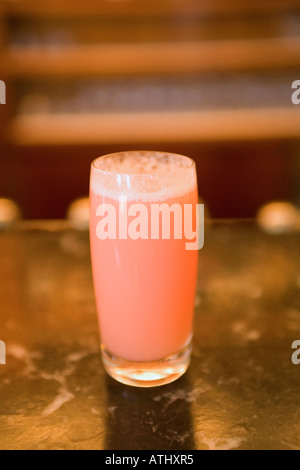 Il Bellini aperitivo all'Harry's Bar di Venezia Italia dove è stato inventato Foto Stock