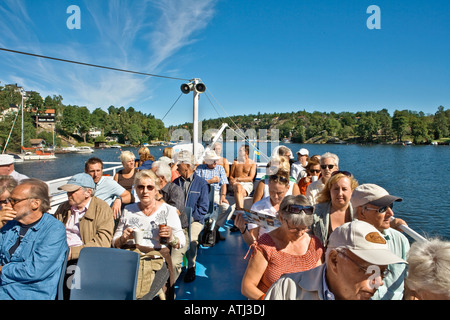 Svezia Stoccolma Stoccolma arcipelago PASSEGGERI SUI TRAGHETTI ARCIPELAGO Foto Stock