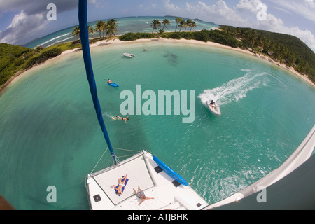 Barca a vela in Salt Whistle Bay Mayneau St Vincent Winward Islands Lesser Antilles British West Indies Foto Stock