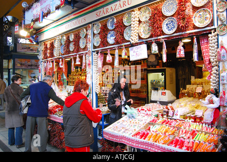 Colorate di stallo delle spezie, Il Grande Mercato Coperto, Pest, Budapest, Repubblica di Ungheria Foto Stock