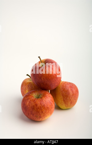 Quattro rosse mele Gala Foto Stock