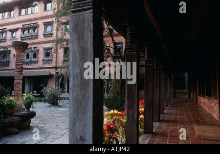 Una vista del Dwarikas Hotel a Kathmandu in Nepal Foto Stock