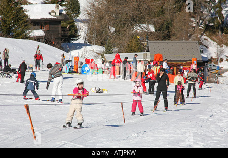 Piste baby a La Tzoumaz vicino a Verbier svizzera Foto Stock