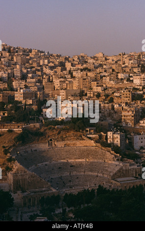 Una vista sul centro di ammam e Anfiteatro Romano Foto Stock