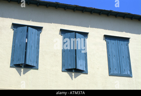 Tre finestra blu scuri su Skopelos Foto Stock