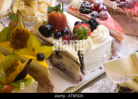 Torte In Patisserie Valerie, London, England, Regno Unito Foto Stock