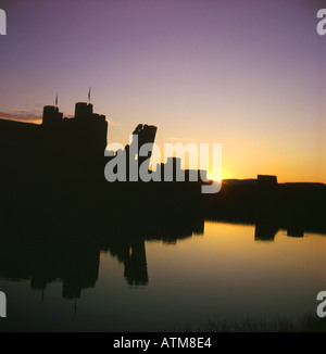 Castello di Caerphilly presso sunrise Galles del Sud Foto Stock