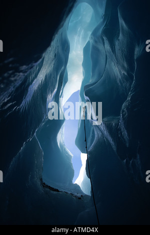 Vista dentro la grotta di ghiaccio sul Ghiacciaio Franz Josef Foto Stock