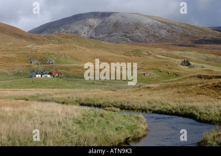 Casa di pastori nelle colline, Inchnadamph Sutherland. XPL 3829-366 Foto Stock