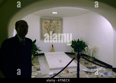 Papa Giovanni Paolo II tomba in Vaticano Foto Stock