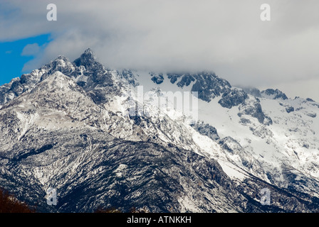 Cina, Jade Dragon Snow Mountain, Yulong Xueshan, Mt Satseto, nei pressi di Lijiang, nella provincia dello Yunnan Foto Stock