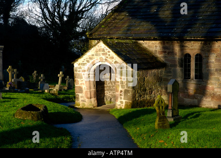 Il portico della chiesa di San Pietro, Heysham, Lancashire, Regno Unito Foto Stock