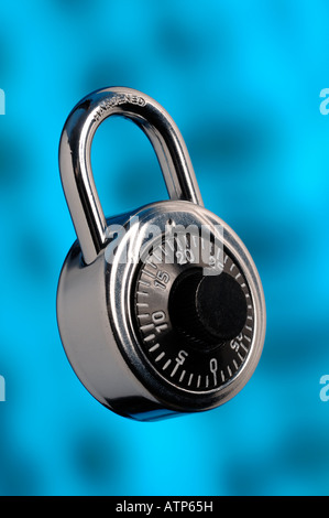 Chrome lucchetti a combinazione Foto Stock