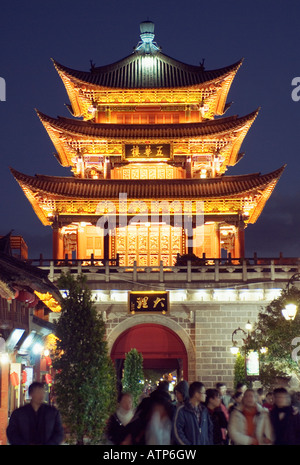Cina, Dali Città Antica, Wu Hua Torre Di notte, nella provincia dello Yunnan Foto Stock