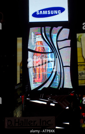 Coca Cola s illumina high tech sign in Times Square Foto Stock