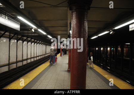 La stazione della metropolitana di West 72Street a Manhattan è uno dei più antichi della città di New York il sistema di metropolitana. Foto Stock