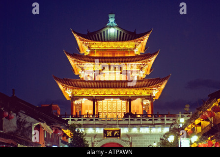 Cina, Dali Città Antica, Wu Hua Torre Di notte, nella provincia dello Yunnan Foto Stock