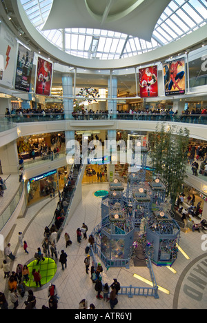 Post-vendite di Natale, Metropolis Mall, Metrotown, Kingsway, Vancouver, British Columbia, Canada Foto Stock