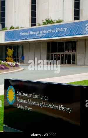 Lo Smithsonian, il Museo Nazionale di Storia Americana a Washington DC Foto Stock