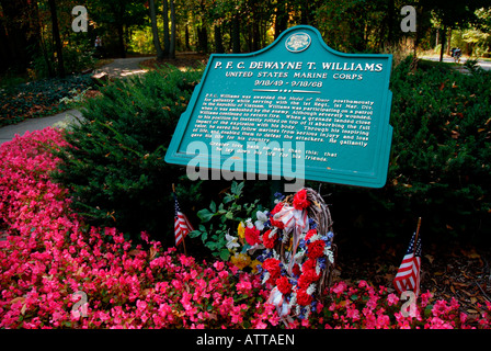 Memoriale al privato di prima classe Dwayne T. Williams, U.S. Marine che ha sacrificato la sua vita per proteggere la sua squadra-compagni. Foto Stock