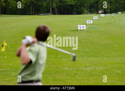 Un campo da golf driving range distanza Foto Stock