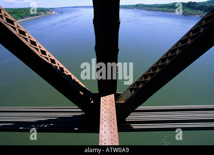 Ponte in acciaio al di sopra della st Lawrence River, Quebec, Canada Foto Stock